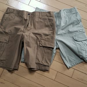 Men's Old Navy cargo shorts 2 pairs size 36